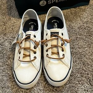 Brand new Sperry shoes size 8.5